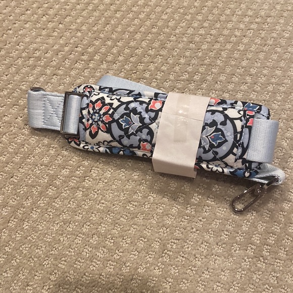 Vera Bradley Tote - Picture 3 of 3